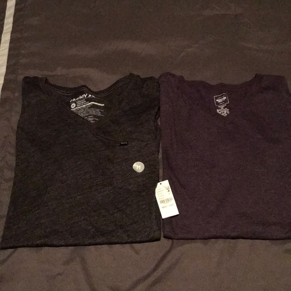 Men’s Medium V-Neck Bundle